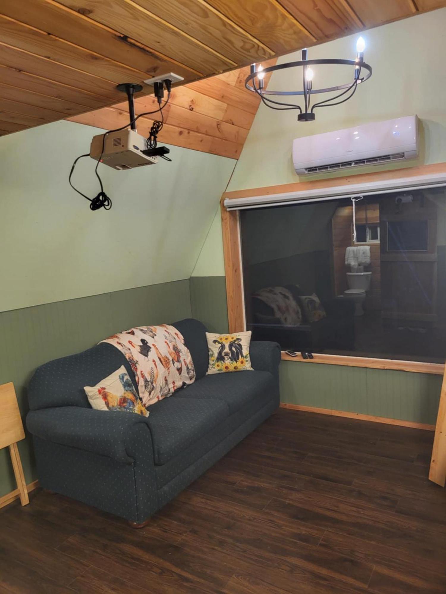 On 33 Acre Farm * Powell River